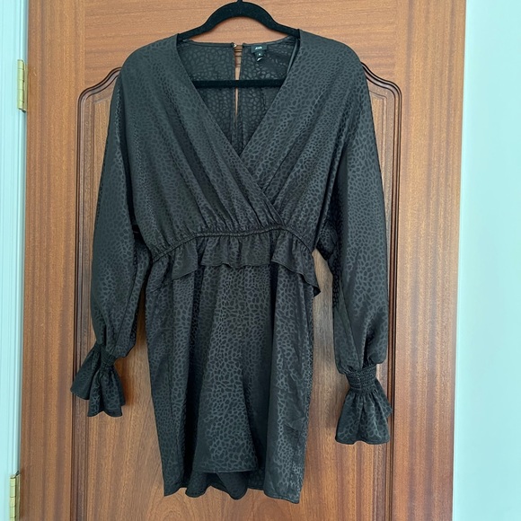 River Island long sleeve jacquard shirred romper in black - Picture 5 of 6